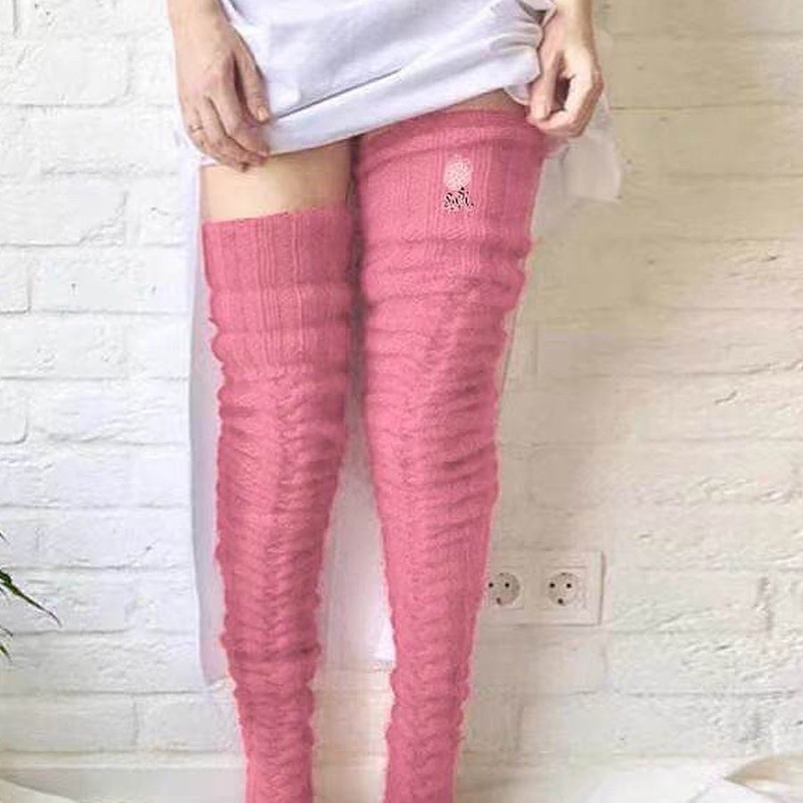 Long Knitted Strawberry JellyMommie Embroidered Socks